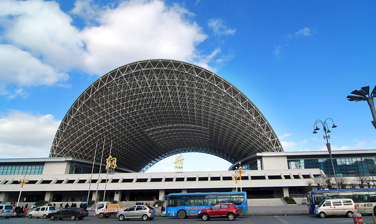 煙臺(tái)火車站 煙臺(tái)火車站